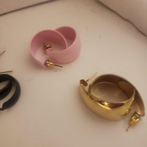 16 Pierced Wide Hoop Earrings Bag #2 - Picture 7 of 7